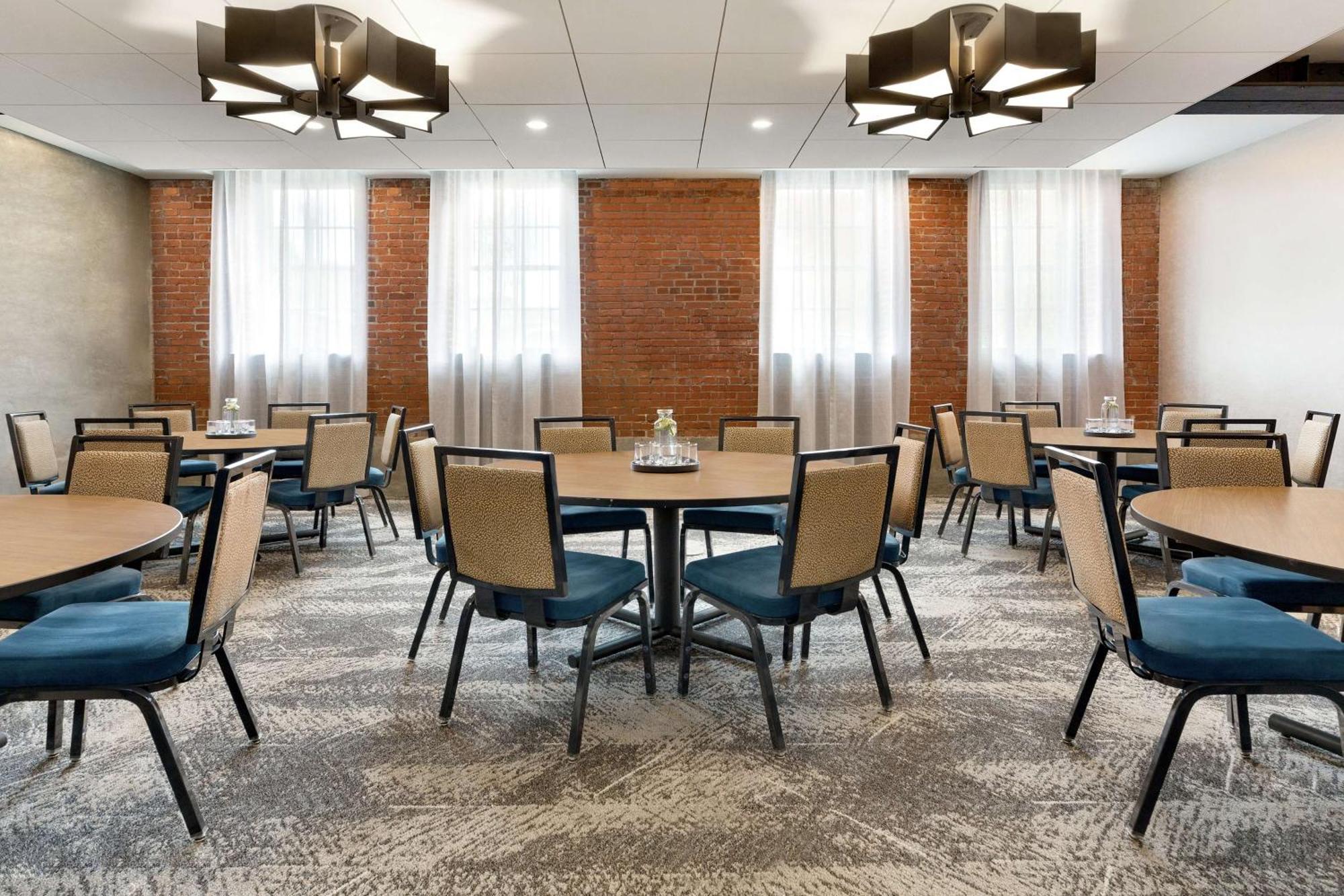 The Wilbur Lititz, Tapestry Collection By Hilton Hotell Eksteriør bilde